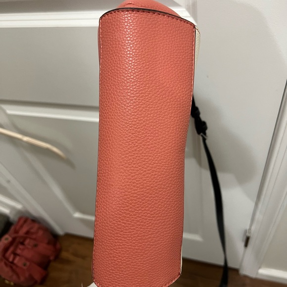 Guess Pink Leather Crossbody Purse - Picture 6 of 8